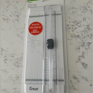 Cricut Portable Trimmer